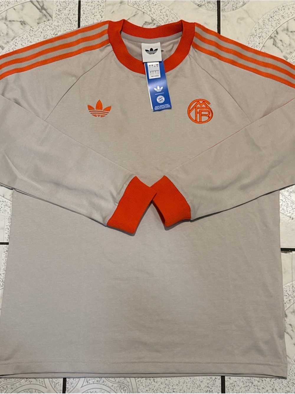 New Adidas FC Bayern Originals Long Sleeve T-Shirt Beige Men's Size Large JZ2739